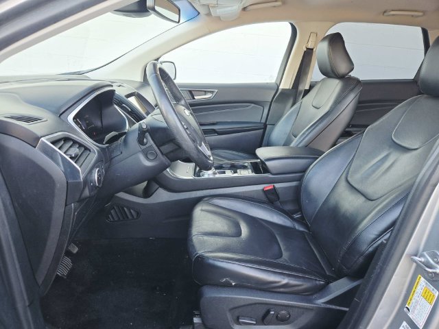 Used 2020 Ford Edge Titanium FWD image 8