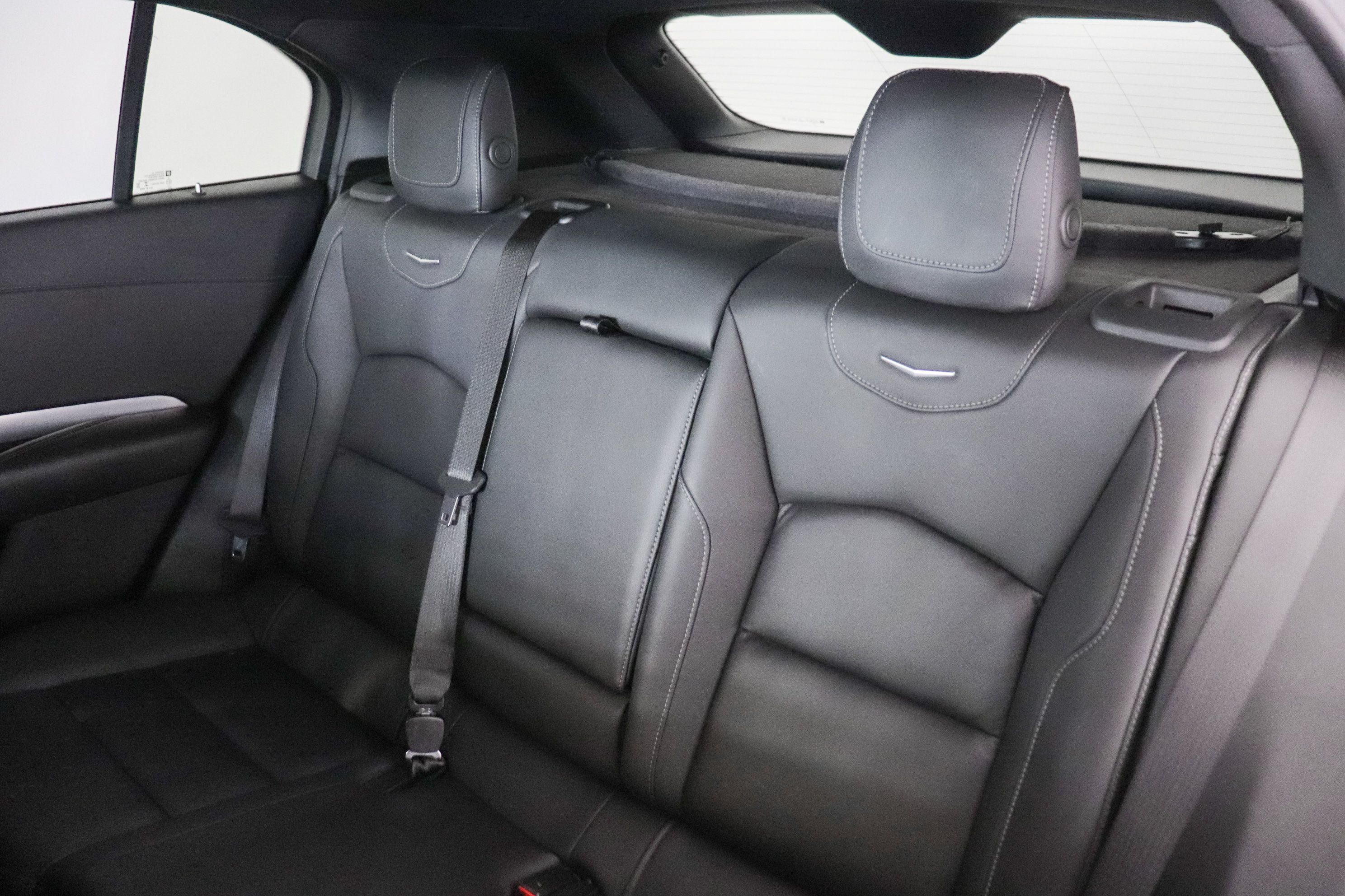 Used 2022 Cadillac XT4 Premium Luxury w/ Enhanced Visibility Package AWD/4WD image 19