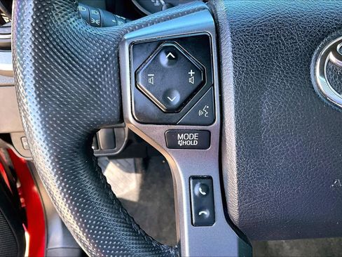 Used 2020 Toyota Tacoma TRD Off-Road image 20