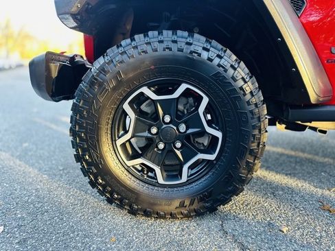 Used 2021 Jeep Gladiator Rubicon image 25