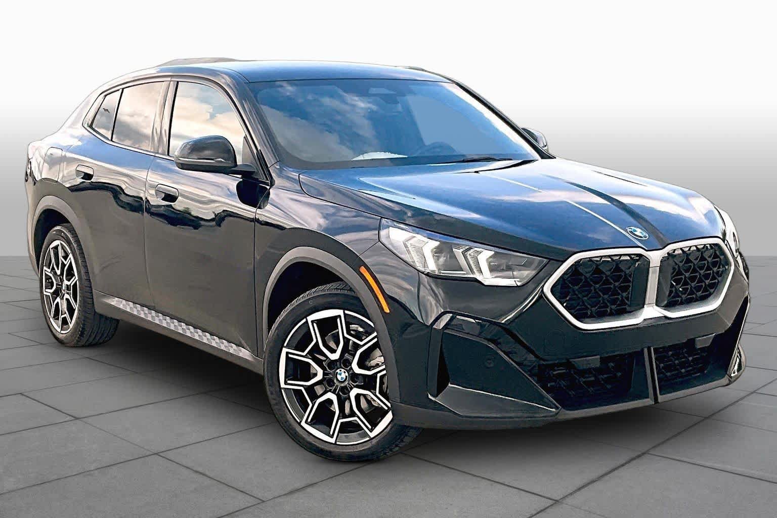 Used 2026 BMW X2 xDrive28i AWD/4WD image 2