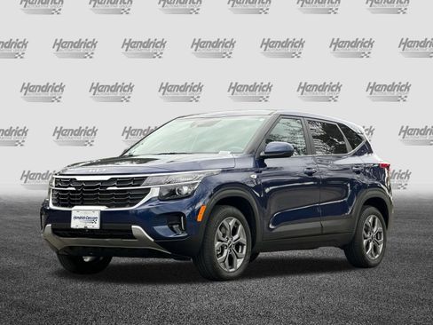 Used 2025 Kia Seltos LX image 9