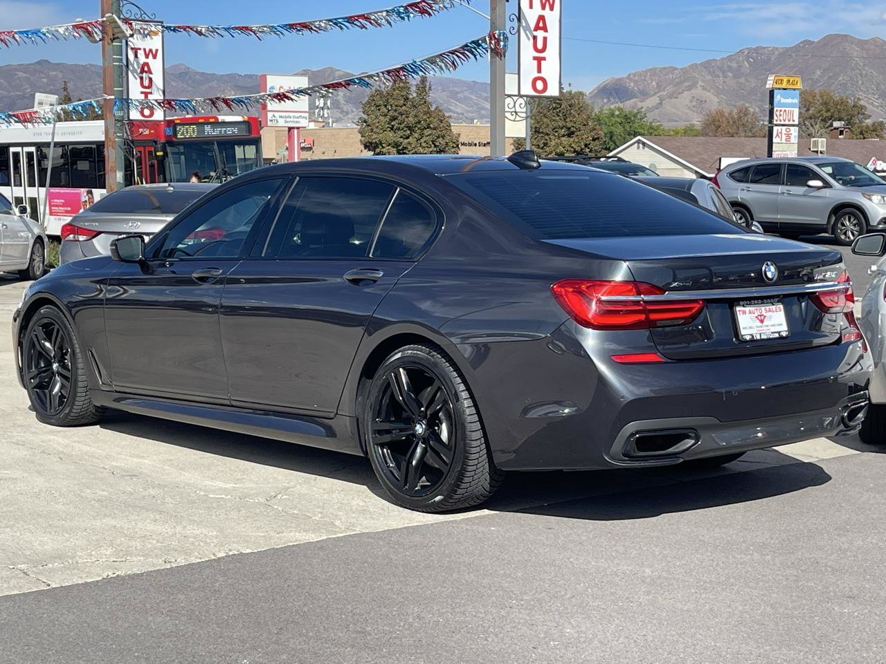 Used 2016 BMW 750i xDrive AWD/4WD image 6