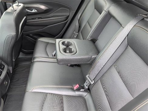Used 2021 GMC Terrain SLT image 25