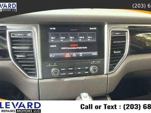 Used 2017 Porsche Macan S image 18