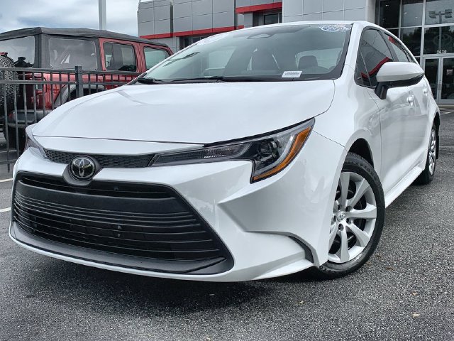 Used 2026 Toyota Corolla LE FWD image 1