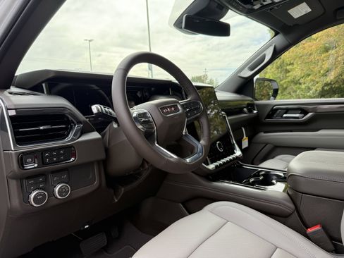 New 2026 GMC Yukon XL Elevation w/ LPO, Illumination Package image 15