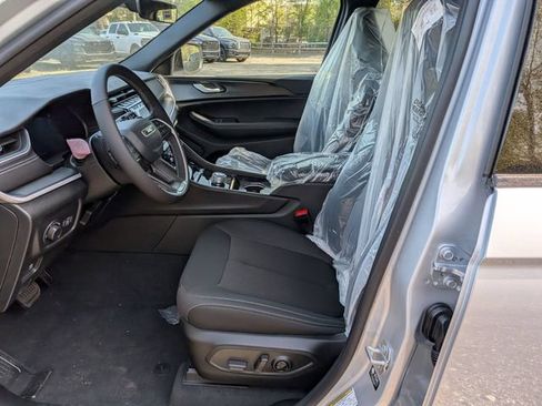 New 2026 Jeep Grand Cherokee Laredo X AWD/4WD image 9