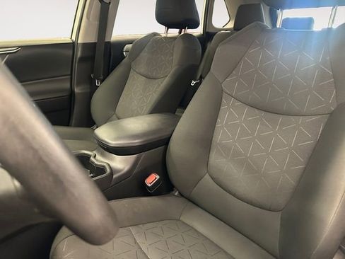 Used 2024 Toyota RAV4 XLE AWD/4WD image 9