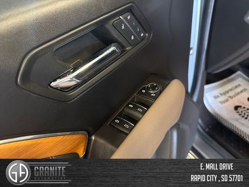 Used 2023 GMC Canyon Denali AWD/4WD image 12