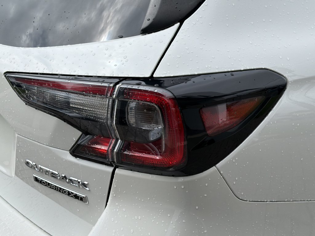 Certified 2022 Subaru Outback Touring XT AWD/4WD image 10