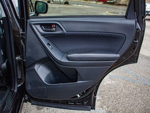 Used 2017 Subaru Forester 2.5i Premium image 19