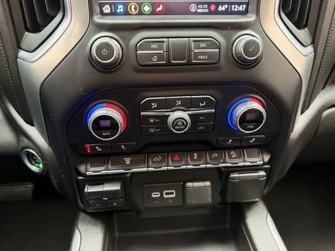 Used 2022 Chevrolet Silverado 2500 LT w/ Convenience Package image 35