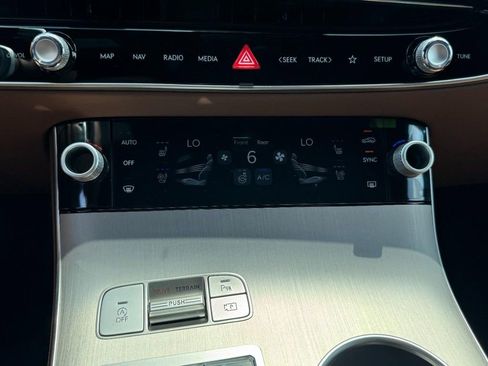 Certified 2026 Genesis GV70 2.5T Advanced image 14