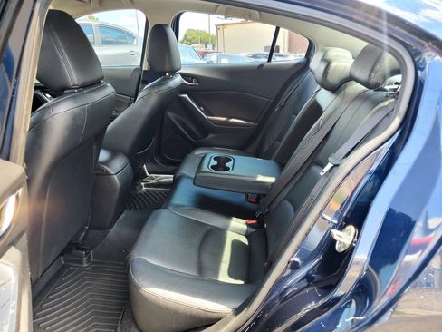 Used 2017 MAZDA MAZDA3 Grand Touring w/ Premium Equipment Package FWD image 31