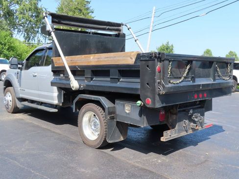 Used 2017 Ford F550 4x4 SuperCab Super Duty image 4