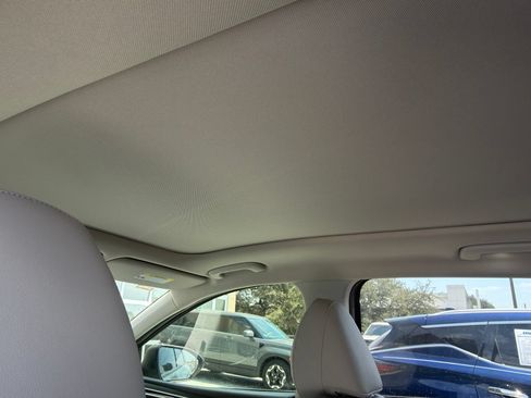 Certified 2024 Hyundai Tucson Limited FWD image 12