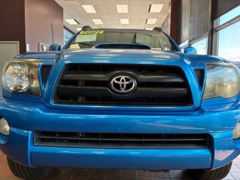Used 2007 Toyota Tacoma PreRunner RWD image 2