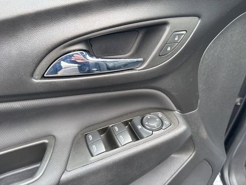 Used 2022 Chevrolet Equinox RS w/ RS Leather Package image 16