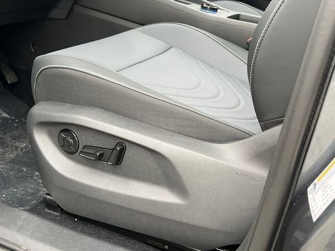 New 2026 Volkswagen Tiguan SE image 22