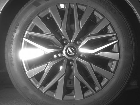 Used 2025 Nissan Altima 2.5 SV FWD image 17