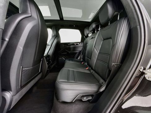 Certified 2025 Porsche Cayenne GTS AWD/4WD image 24