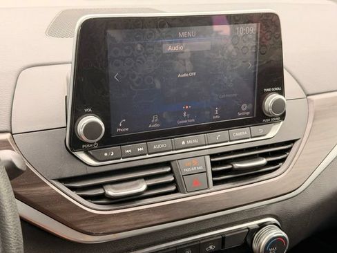 Used 2024 Nissan Altima 2.5 SV FWD image 29