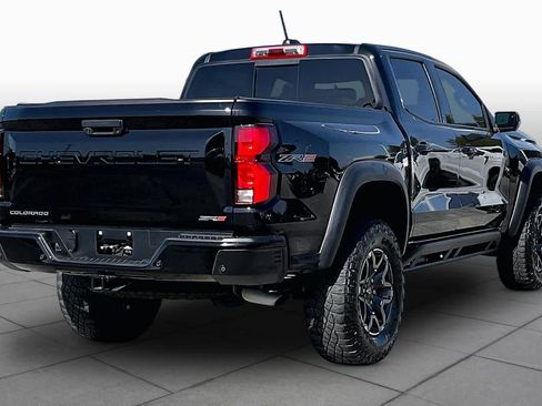 Used 2024 Chevrolet Colorado ZR2 w/ Technology Package AWD/4WD image 13