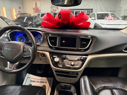 Used 2021 Chrysler Voyager Lxi image 28