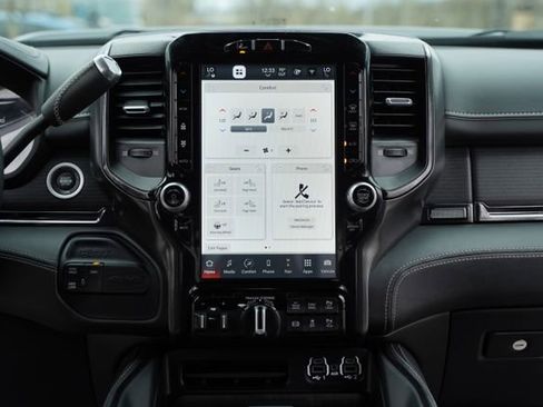 Used 2024 RAM 2500 Limited image 29