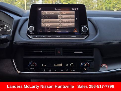 Used 2025 Nissan Rogue SV FWD image 19