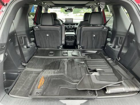 Used 2025 Honda Pilot TrailSport image 19