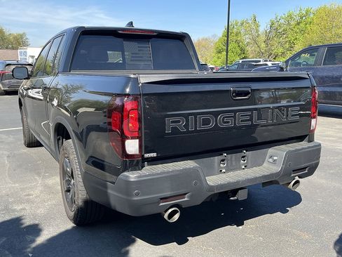 Used 2025 Honda Ridgeline Black Edition image 4