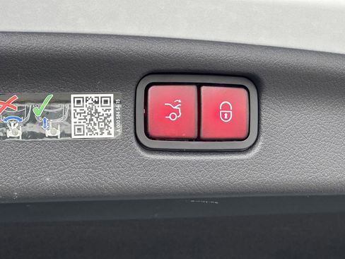 Certified 2025 Mercedes-Benz C 300 4MATIC Sedan image 22