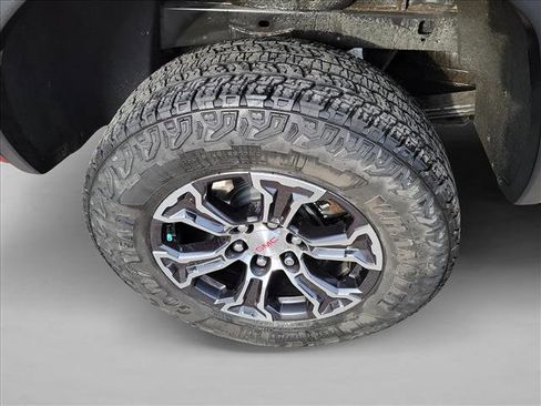 Used 2023 GMC Canyon AT4 image 12