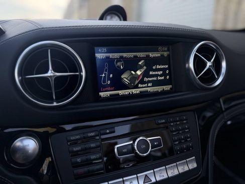 Used 2015 Mercedes-Benz SL 550 image 29