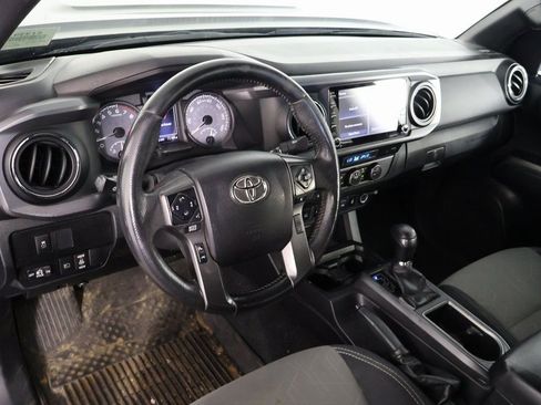 Used 2021 Toyota Tacoma TRD Sport w/ Technology Package image 7