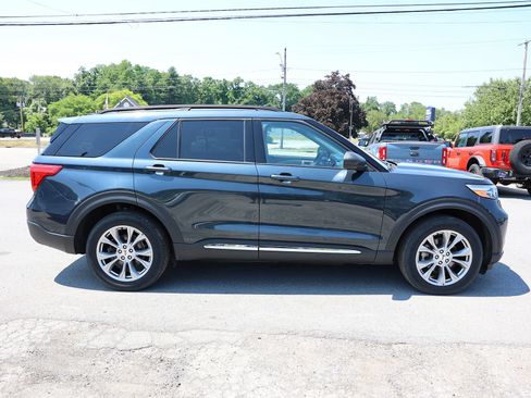 Used 2022 Ford Explorer XLT AWD/4WD image 8