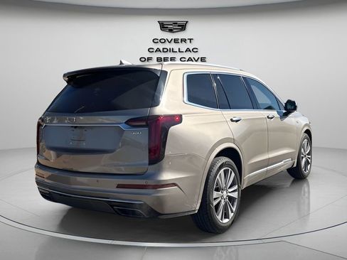 Used 2022 Cadillac XT6 Premium Luxury image 9
