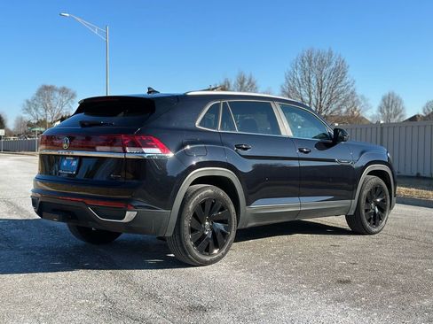 Used 2024 Volkswagen Atlas Cross Sport SE w/ Panoramic Sunroof Package image 7