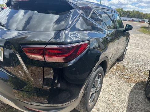 Used 2025 Chevrolet Blazer LT image 3