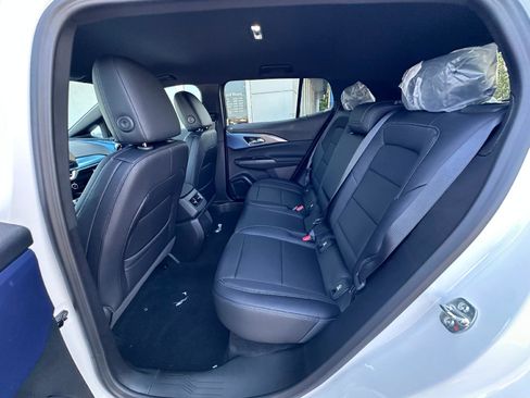 New 2025 Chevrolet Equinox EV LT image 24