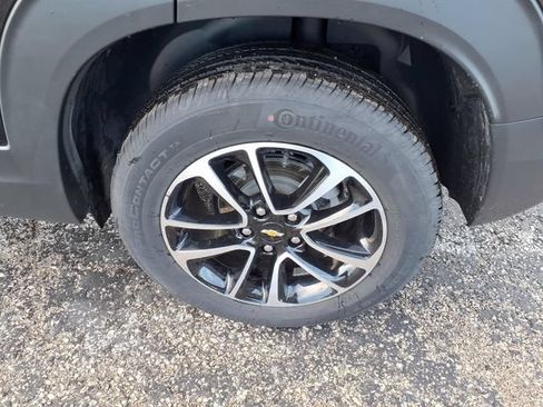 Used 2025 Chevrolet TrailBlazer LT AWD/4WD image 49