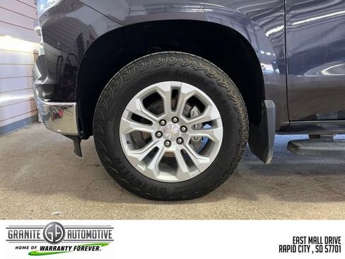 Used 2022 Chevrolet Silverado 1500 LTZ w/ LTZ Premium Package AWD/4WD image 27