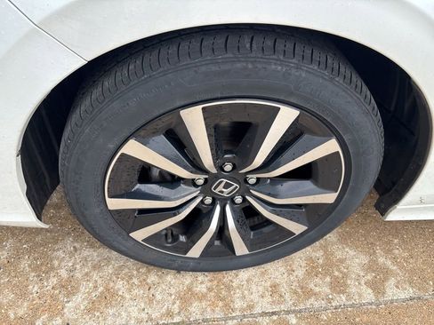 Used 2022 Honda Civic EX image 10