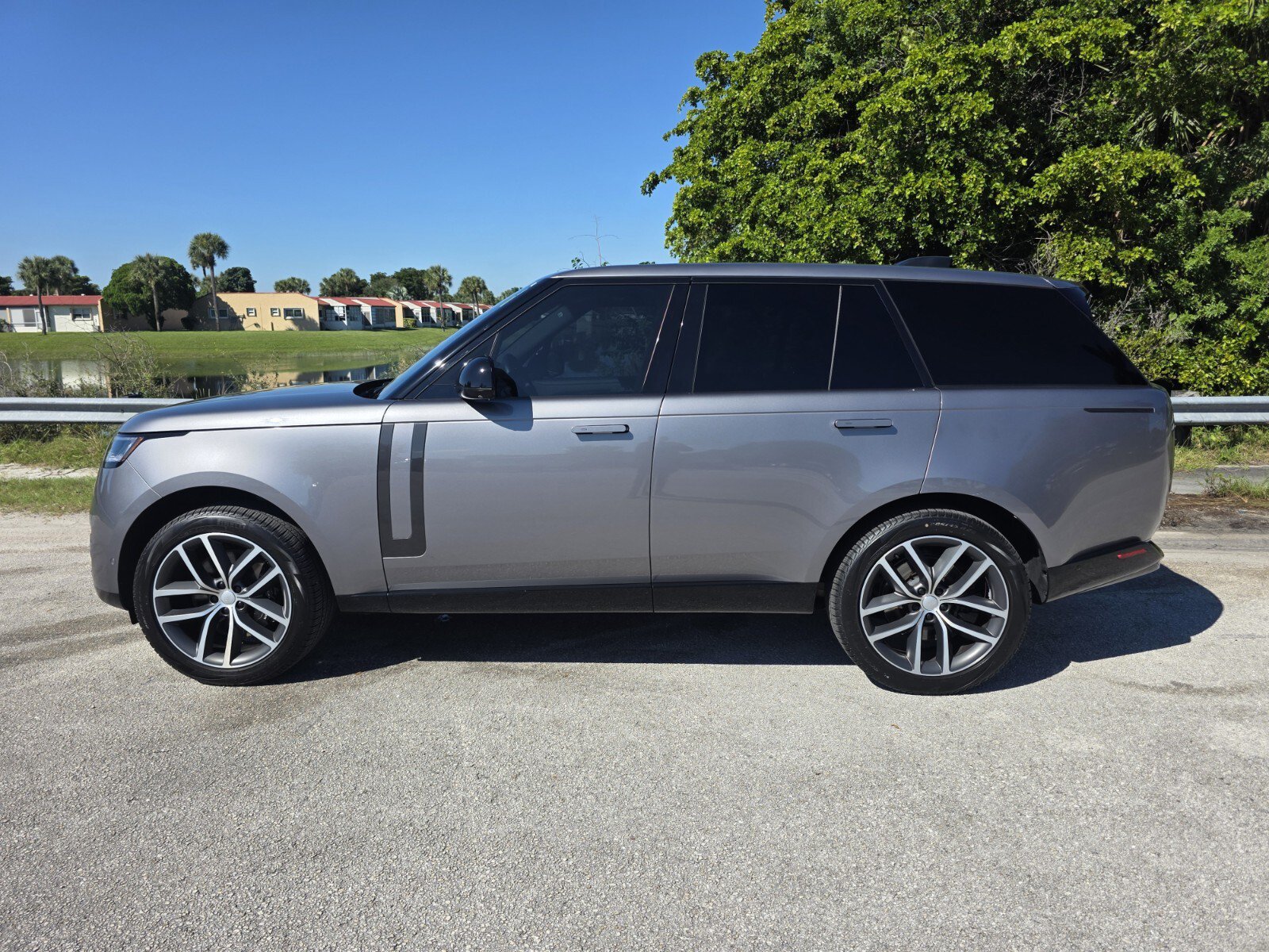 Used 2024 Land Rover Range Rover SE AWD/4WD image 7