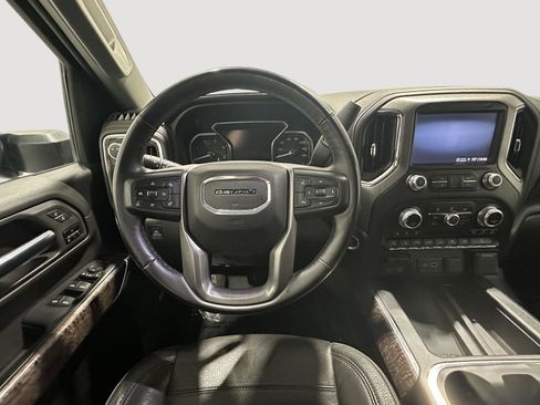Used 2023 GMC Sierra 3500 Denali w/ Technology Package AWD/4WD image 9