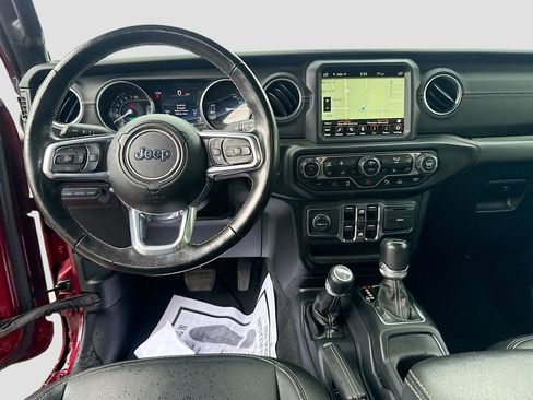 Used 2021 Jeep Wrangler Unlimited Sahara w/ Cold Weather Group AWD/4WD image 25