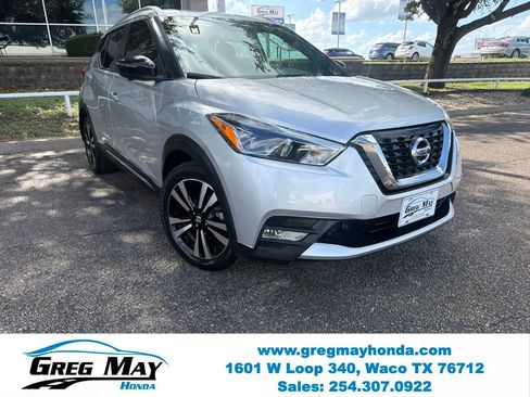 Used 2018 Nissan Kicks SR FWD image 1