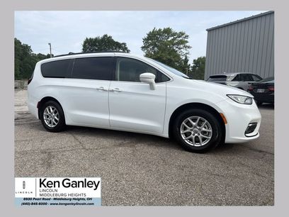 Used 2022 Chrysler Pacifica Touring-L